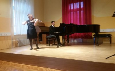 Koncert violinistk Tjaše Klanac in Rebeke Kotar