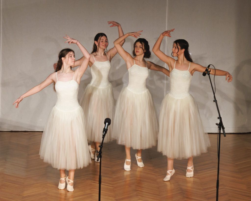 Slike s predstave ob kulturnem prazniku (8. 2. 2024)